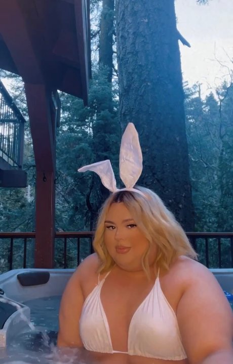 Charly Aguilar pornstar naked pics