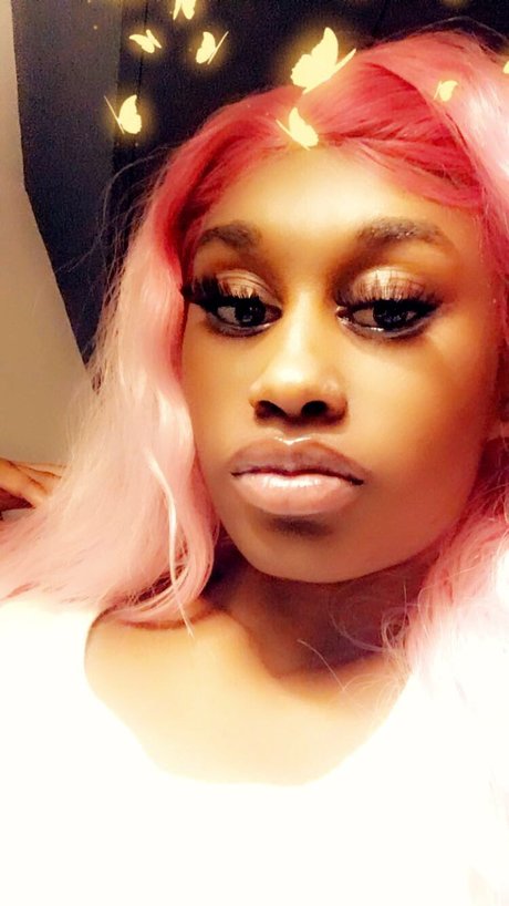 Raquel Evans_ perfect star photo