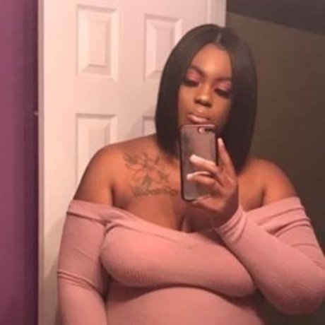 Glam Amazon pornstar nudes pic