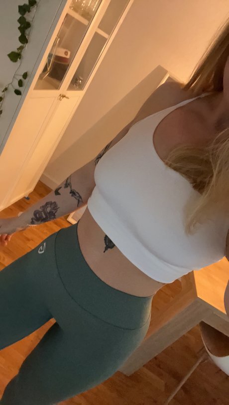 Gym Babe nice model galleries