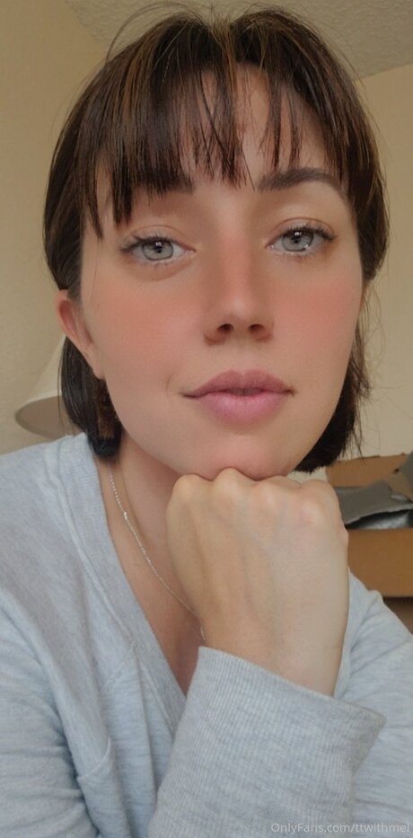 Topless talks with Mel sexy actress image