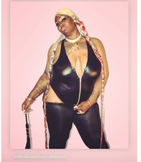 Dangerous Diva art star photos