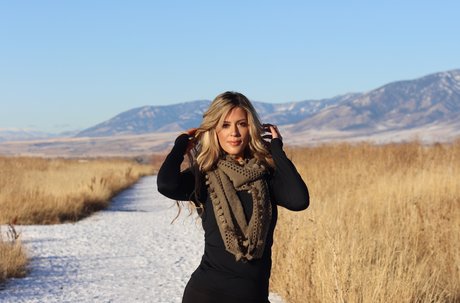 Noella V star beautiful pics