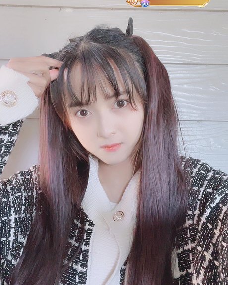 ArMy__May model pretty img