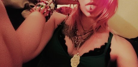 PINKY star naked image