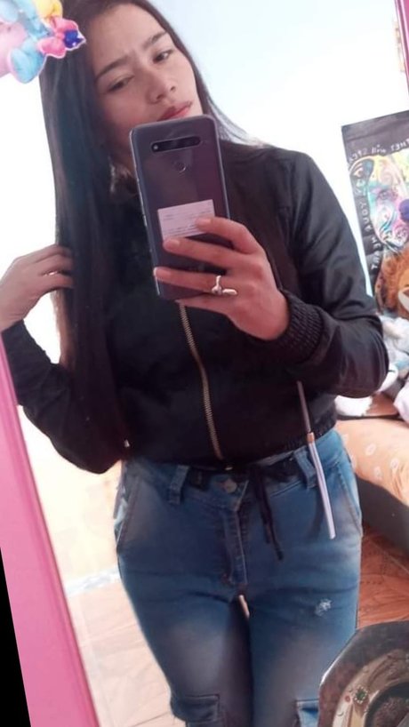 Briddy Fl_ model hot pictures