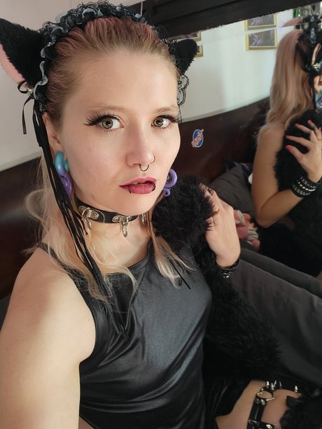 Tentacle Goddess nude actress pic