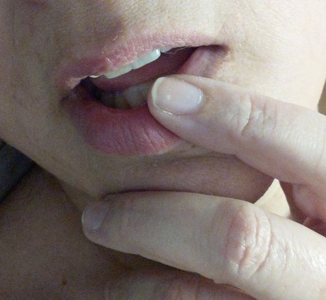 Nikoletta Darling hot pornstar img