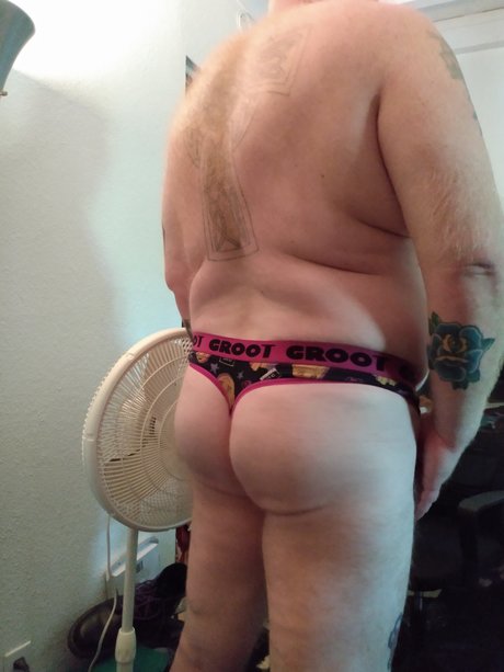 GingerBear nude pornstar pic