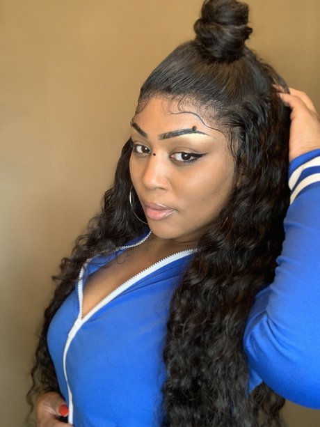 KeepingupwithShanena art model picture