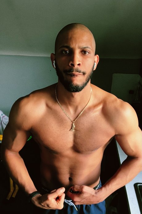 bene_ star exclusive photo