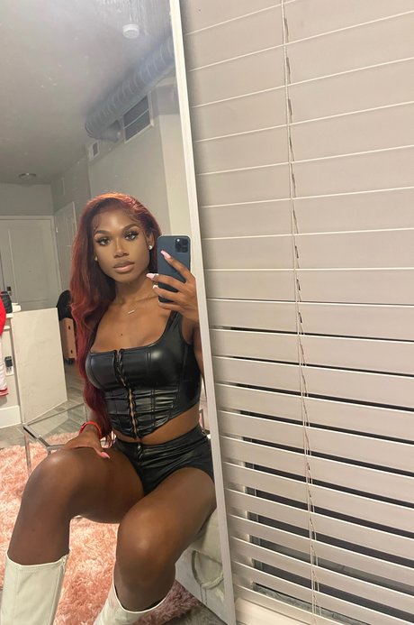 Chanel Minajj best star pic