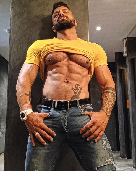 Gayfitmuscle hot star photo