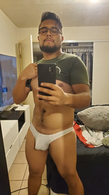 YaikO erotic model pictures