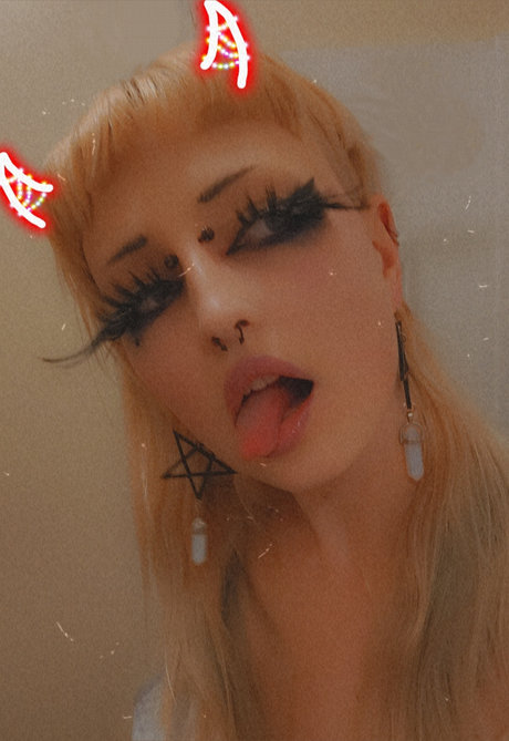 Senpai Thunderthighs star best picture