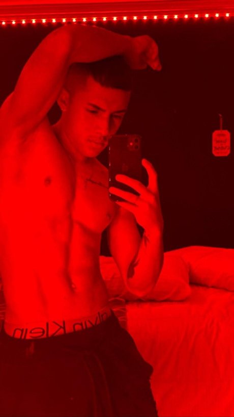 Santiago Quevedo naked model picture