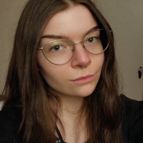 Quistinie model naked pictures