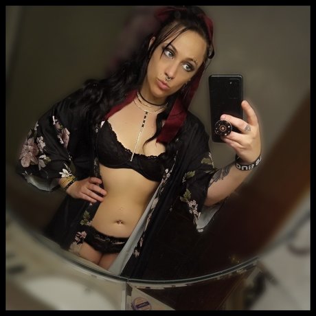 Sahara Love star free archive