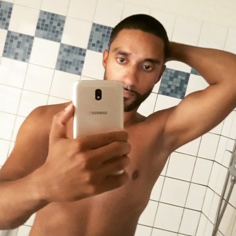 _KhakiPi_ xxx actress photos