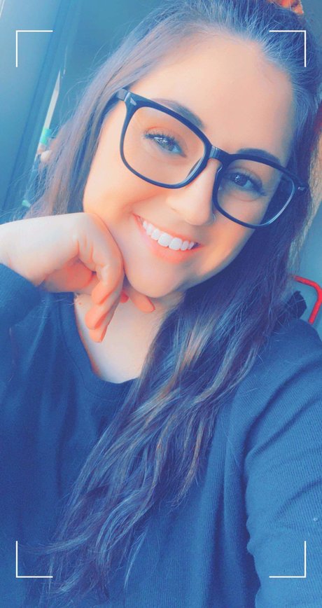 courtney cares model pretty photo