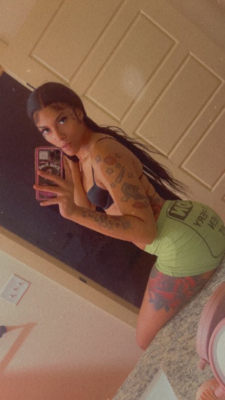 Da Pretty One_ star top photos