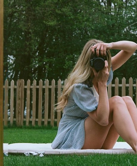 Ana Mulvoy Ten model top images