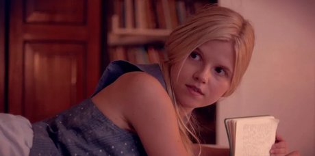 Ana Mulvoy Ten beautiful actress pics