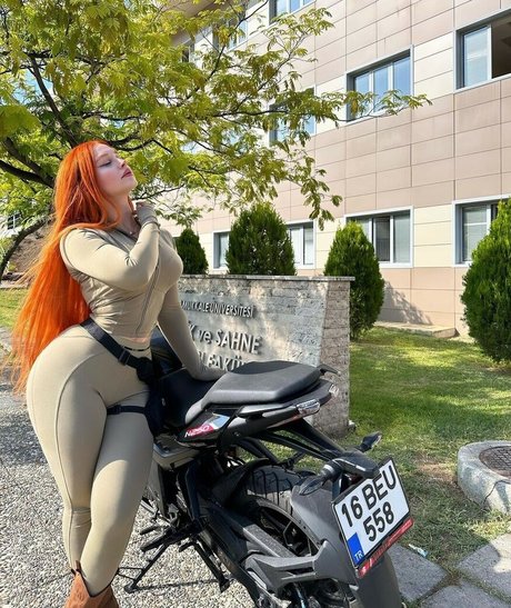 Ecbsnn pornstar naked photos