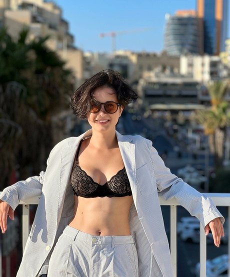 LikaLand pornstar hd archive