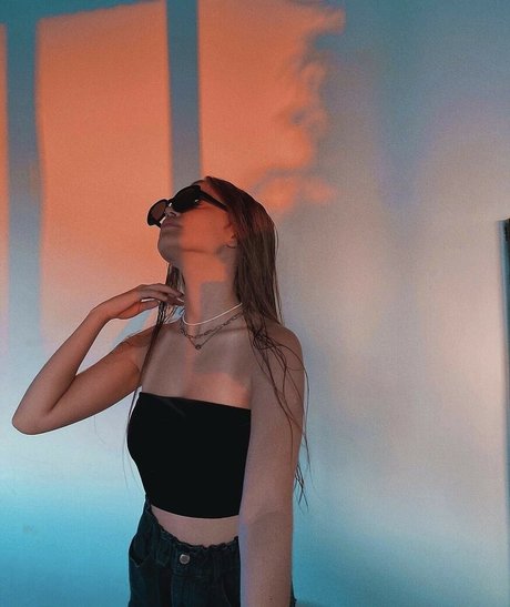 girlnoshoes high quality actress pic