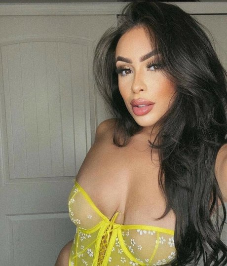 Rayleen Vega nice model image