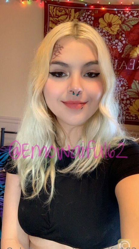 emowaifu162 nude model archive