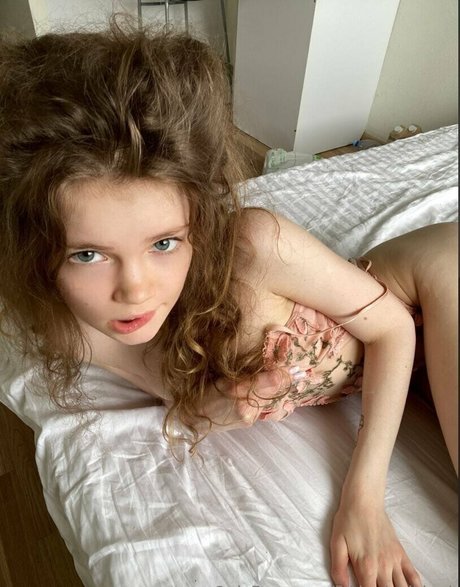 vikinni bikinni sexy model pic