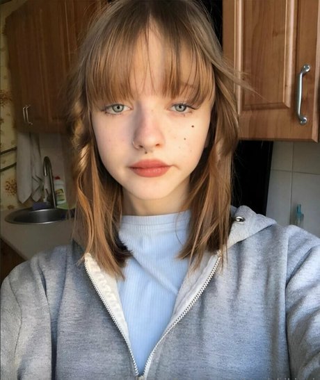 vikinni bikinni perfect model photos