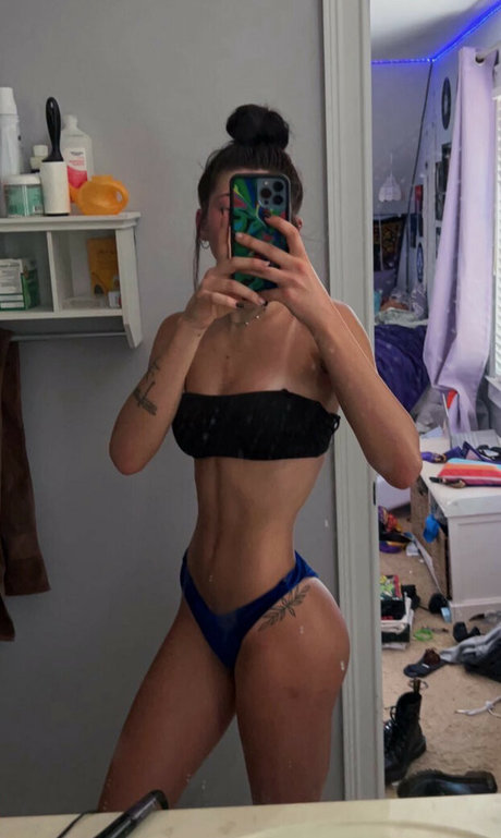 Kendeeznutz porn actress pictures