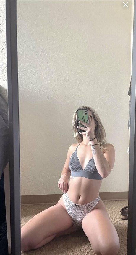 Nikki Margarida beautiful star pics