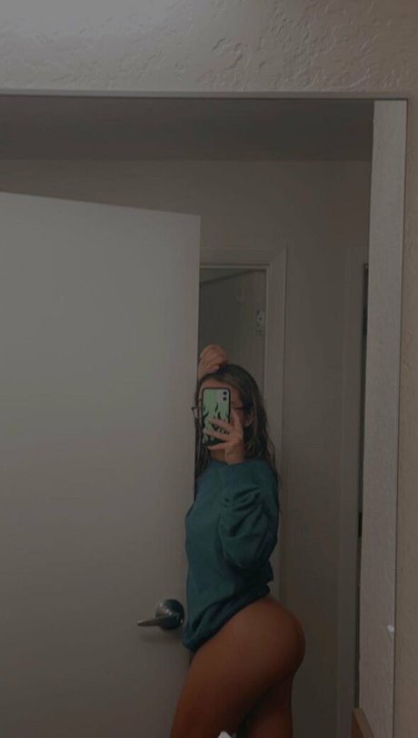 Nikki Margarida model images