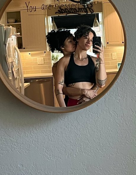 taytate12 erotic actress pic