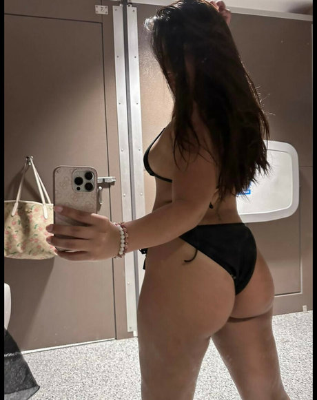 Urgfshay model adult archive