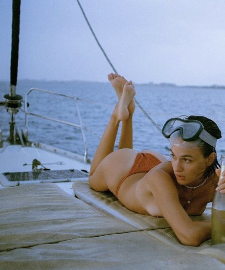 Rachel Samstag perfect star pictures