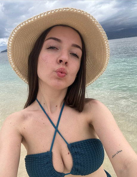 mariyia art model picture