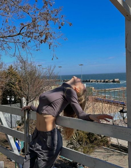 lust nana model nudes pictures