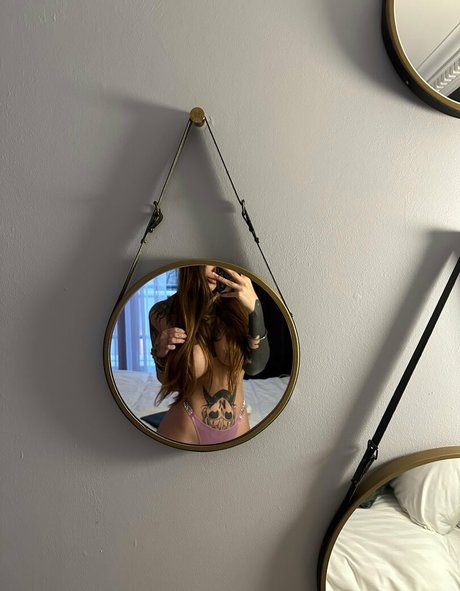 elisabrandani exclusive star image