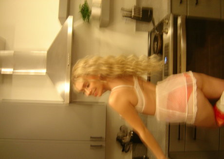 brandibaby18 model erotic gallery