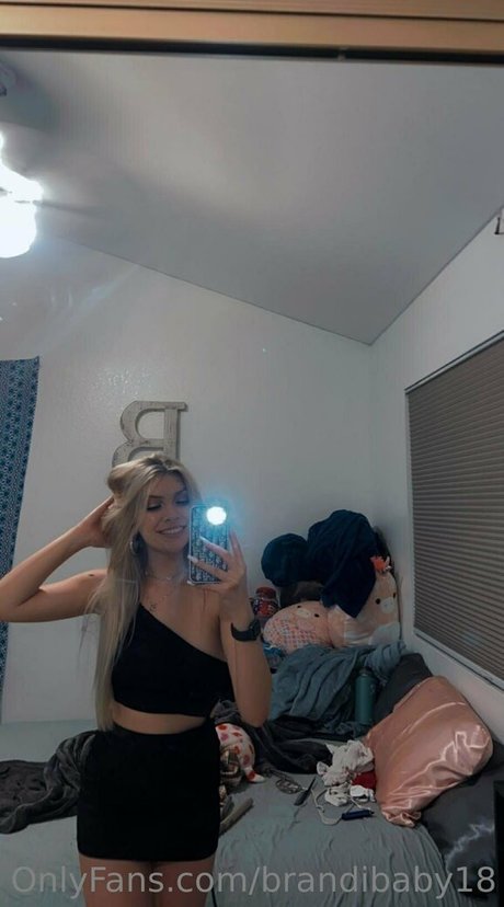 brandibaby18 nudes model img