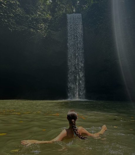 Antonia Chiara model high quality image