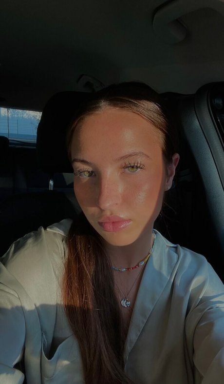 Antonia Chiara best star picture