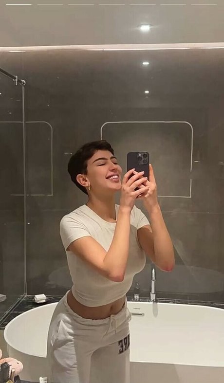 Roz Idrissi model beautiful gallery