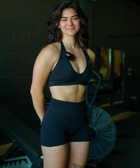 mcshnizzle model top pic