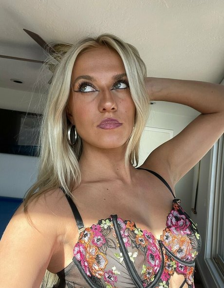 ryleyreid19 pornstar beautiful galleries